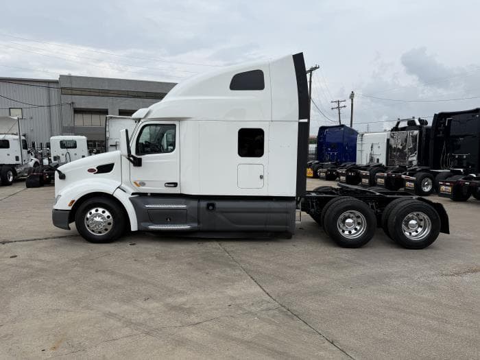 2021 Peterbilt 579 — photo 43