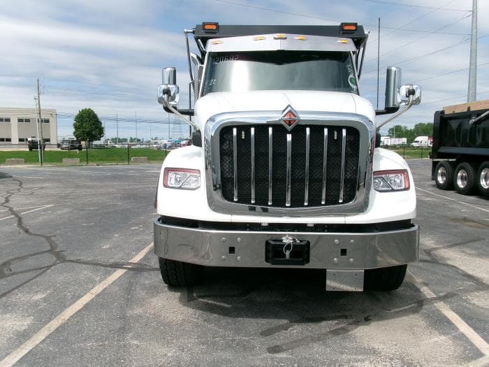 2026 International HX — photo 3