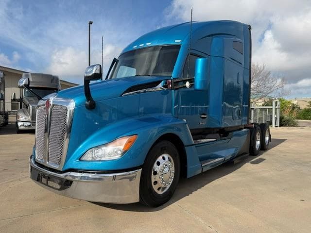 2023 Kenworth T680 — photo 2