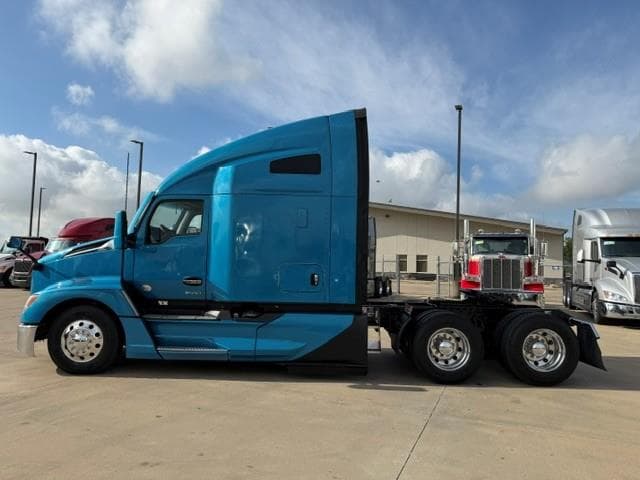 2023 Kenworth T680 — photo 4