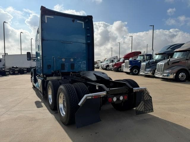 2023 Kenworth T680 — photo 6