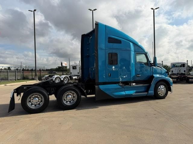 2023 Kenworth T680 — photo 9