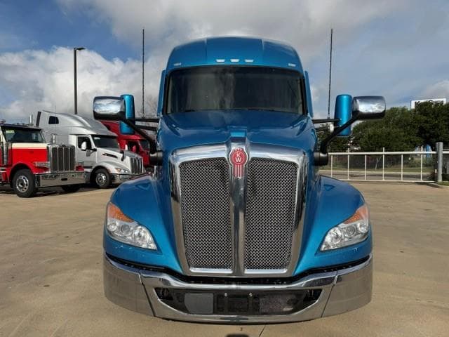2023 Kenworth T680 — photo 13