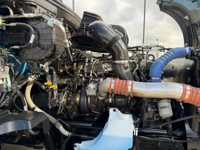 2023 Kenworth T680 — photo 16