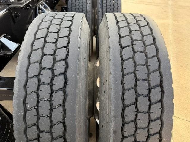 2023 Kenworth T680 — photo 21