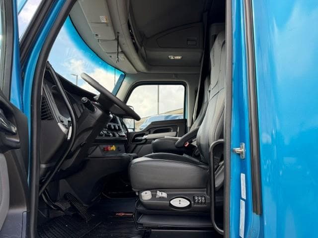 2023 Kenworth T680 — photo 30