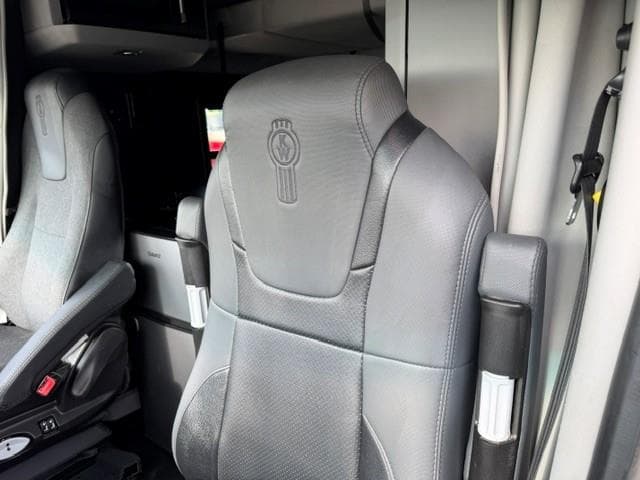 2023 Kenworth T680 — photo 32