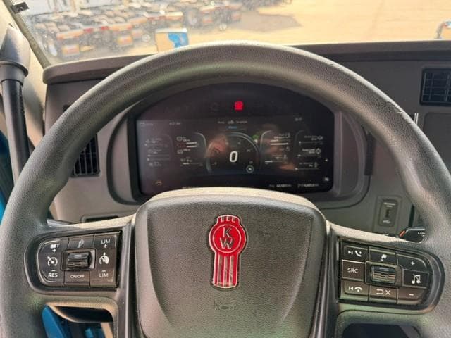 2023 Kenworth T680 — photo 43