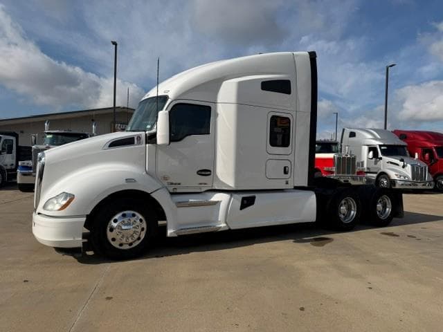 2020 Kenworth T680 — photo 3