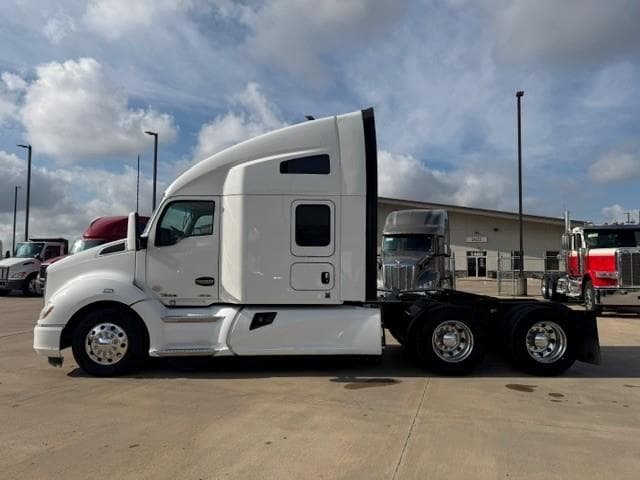 2020 Kenworth T680 — photo 4