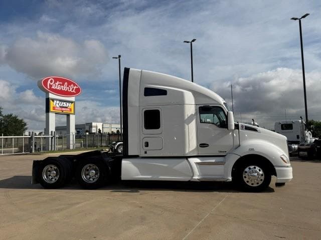 2020 Kenworth T680 — photo 11