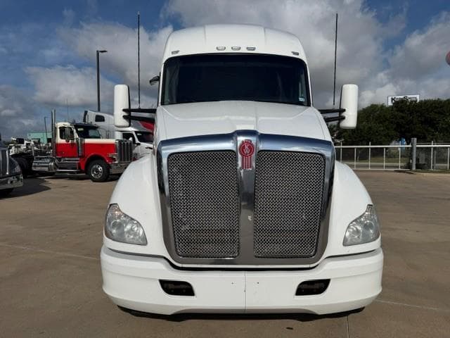 2020 Kenworth T680 — photo 14