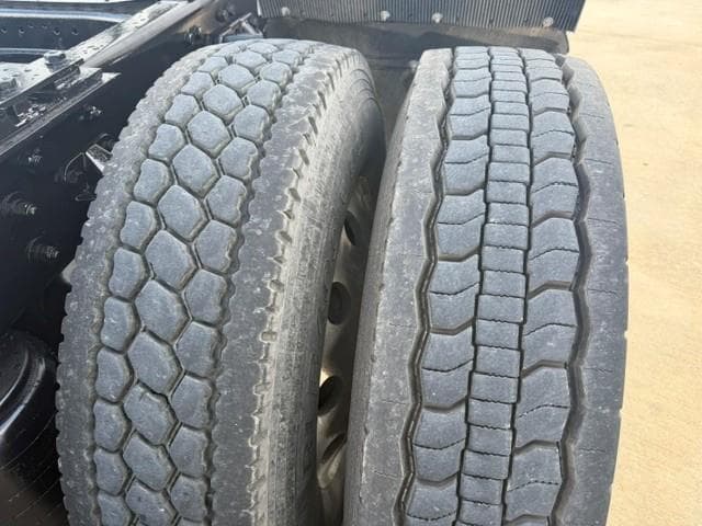 2020 Kenworth T680 — photo 22