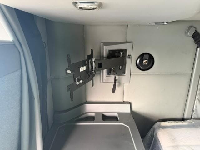 2020 Kenworth T680 — photo 37