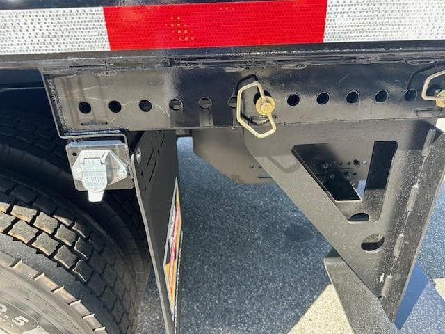 2027 Peterbilt 548 — photo 9
