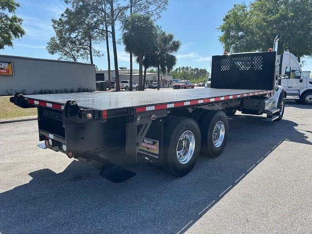2027 Peterbilt 548 — photo 10