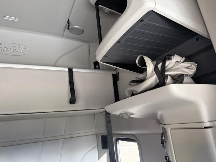 2021 Peterbilt 579 — photo 31