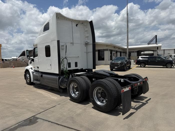 2021 Peterbilt 579 — photo 4