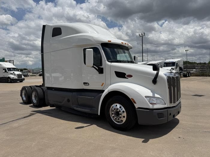 2021 Peterbilt 579 — photo 8