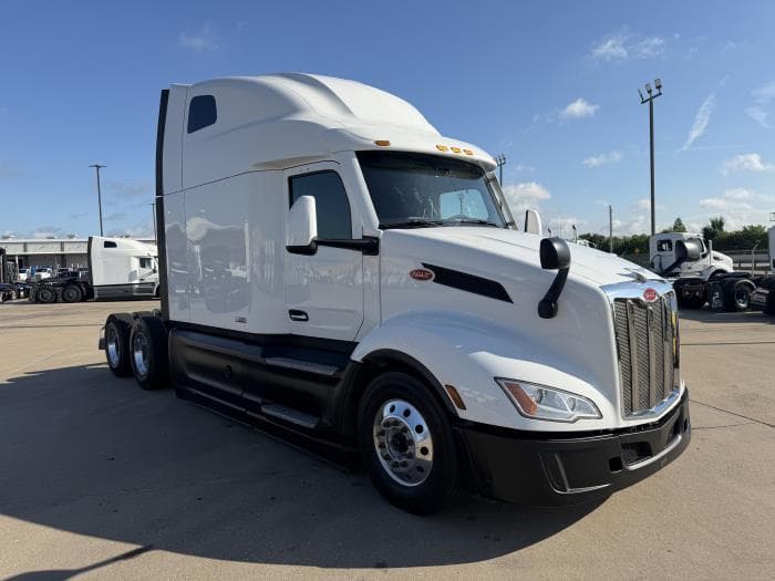 2022 Peterbilt 579 — photo 8