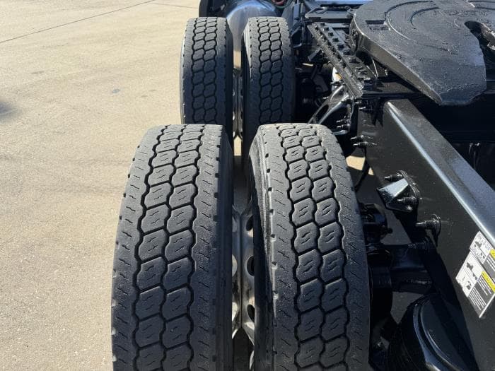 2022 Peterbilt 579 — photo 13