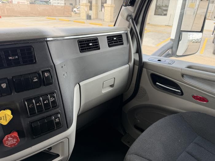 2021 Peterbilt 579 — photo 37