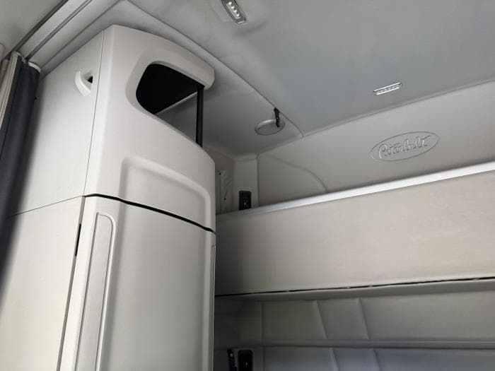 2022 Peterbilt 579 — photo 29