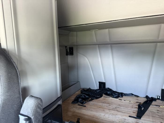 2022 Peterbilt 579 — photo 32