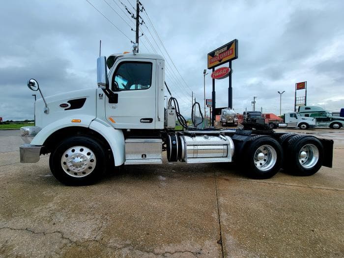 2020 Peterbilt 567 — photo 4