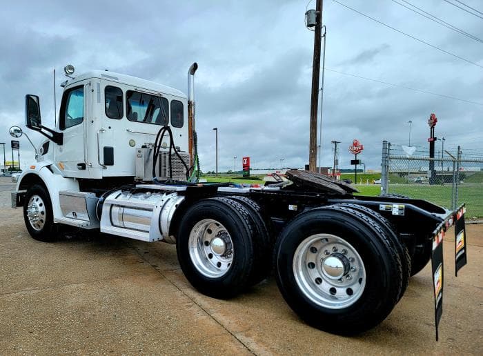 2020 Peterbilt 567 — photo 5