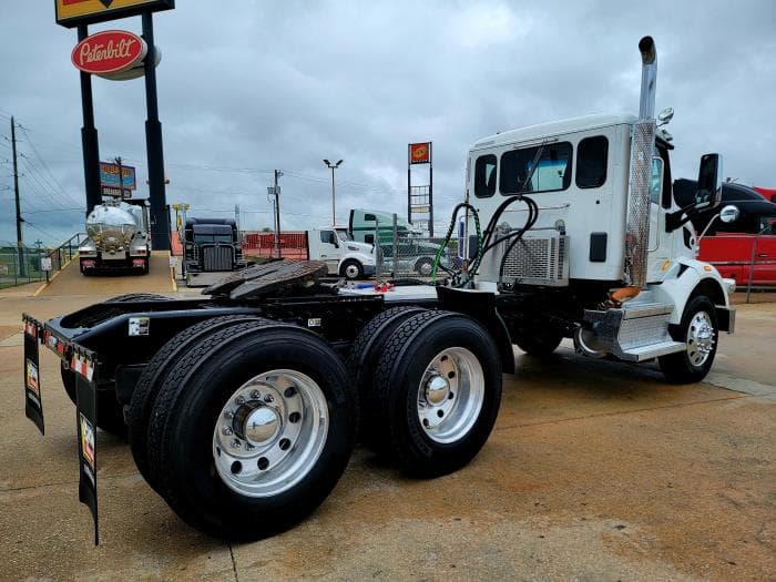 2020 Peterbilt 567 — photo 12