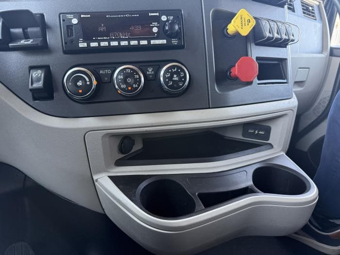 2022 Peterbilt 579 — photo 7