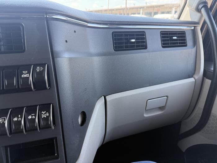 2022 Peterbilt 579 — photo 8