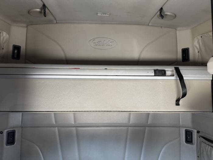 2022 Peterbilt 579 — photo 13