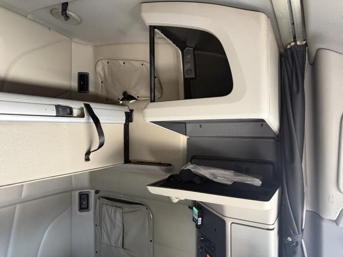 2022 Peterbilt 579 — photo 14