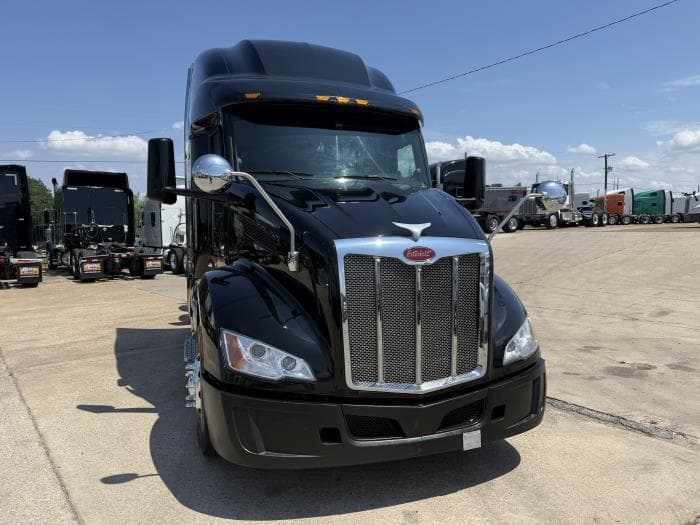 2022 Peterbilt 579 — photo 26