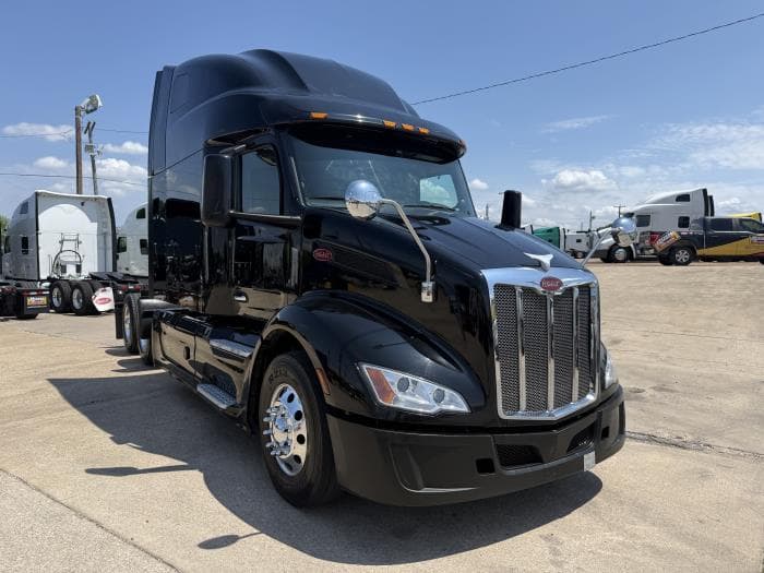 2022 Peterbilt 579 — photo 27