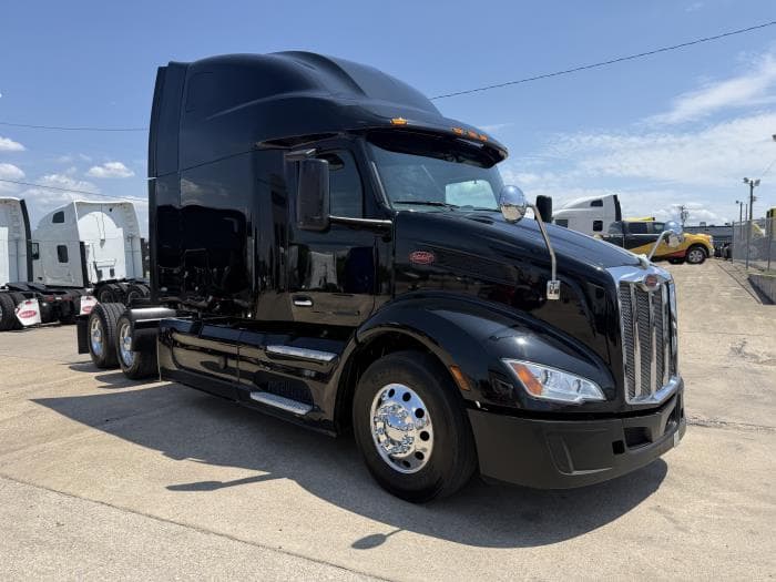 2022 Peterbilt 579 — photo 28
