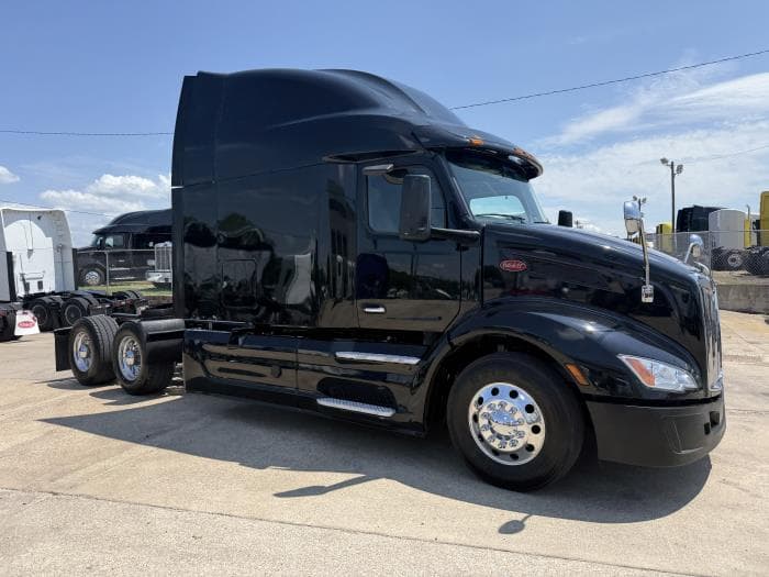 2022 Peterbilt 579 — photo 29
