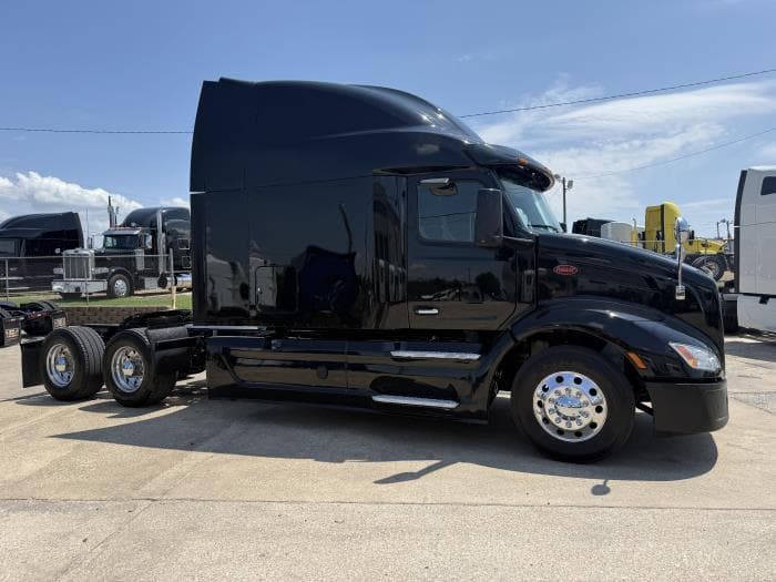 2022 Peterbilt 579 — photo 30