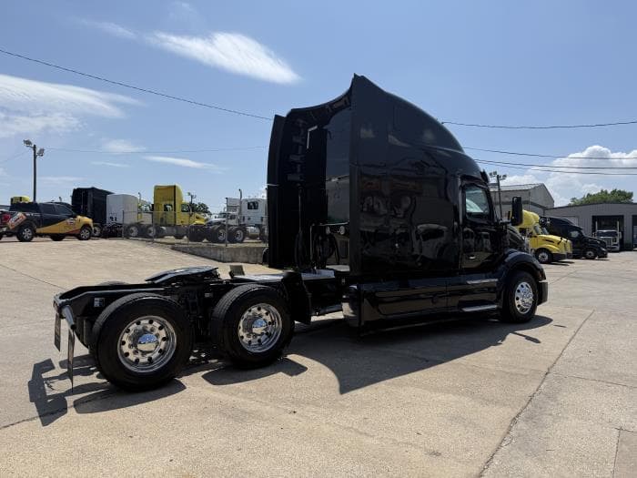 2022 Peterbilt 579 — photo 35