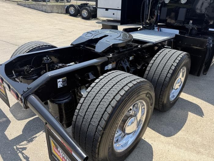 2022 Peterbilt 579 — photo 40