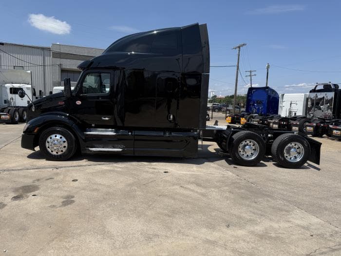 2022 Peterbilt 579 — photo 43