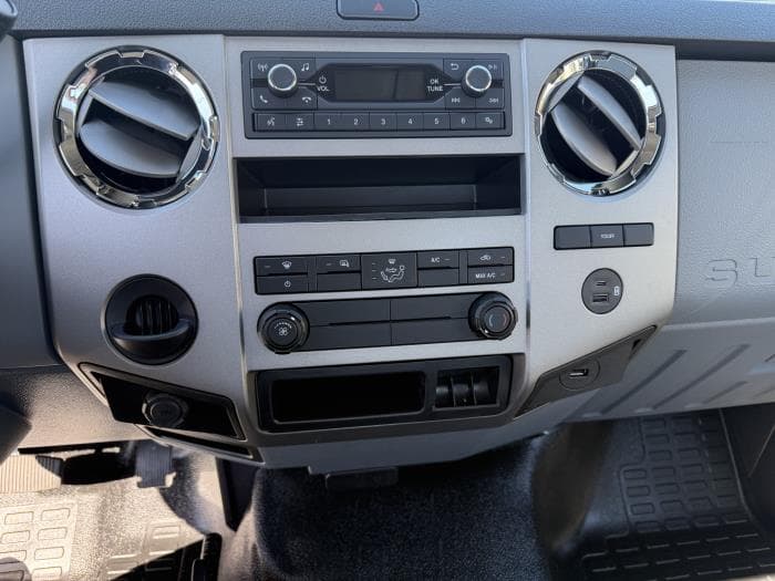 2027 Ford F-650 — photo 13