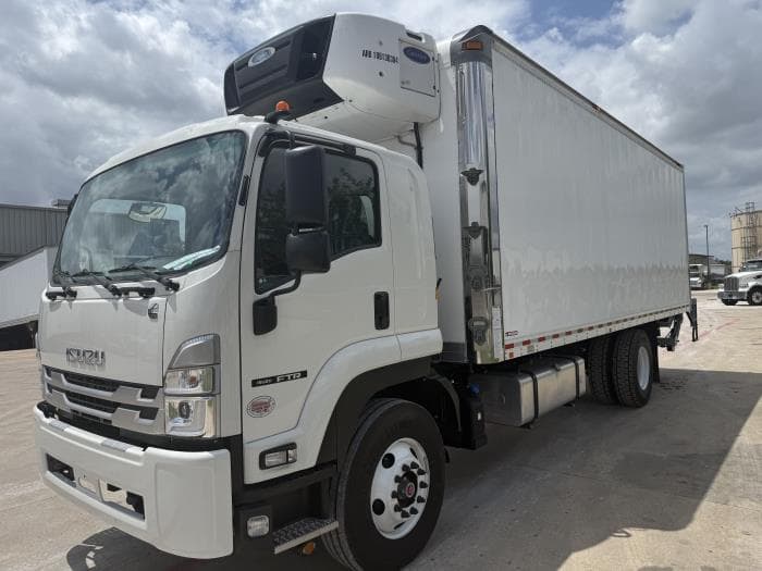 2026 Isuzu FTR — photo 2