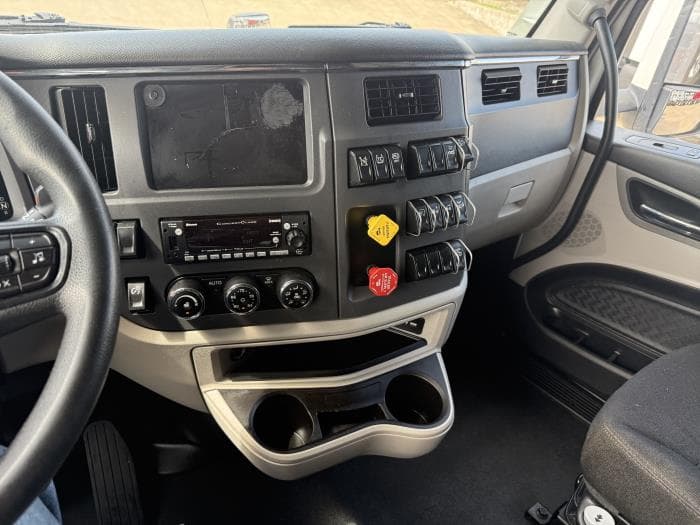2022 Peterbilt 579 — photo 7