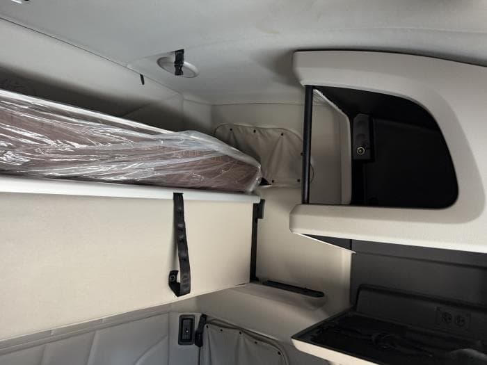 2022 Peterbilt 579 — photo 14