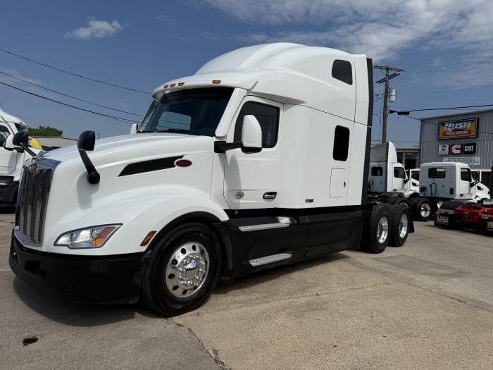 2022 Peterbilt 579 — photo 23