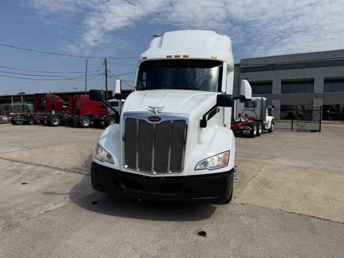 2022 Peterbilt 579 — photo 25