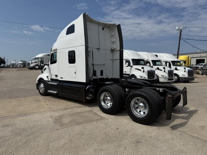 2022 Peterbilt 579 — photo 42